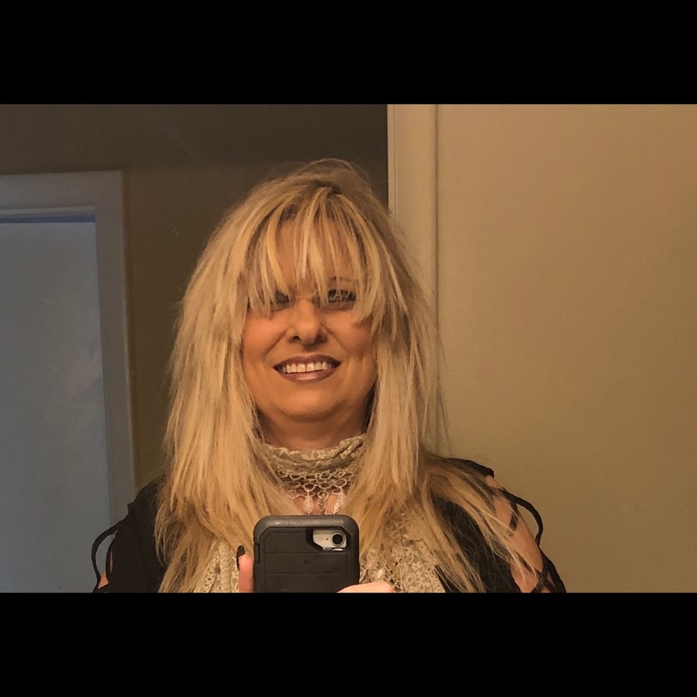 Meet your Posher, Robyn